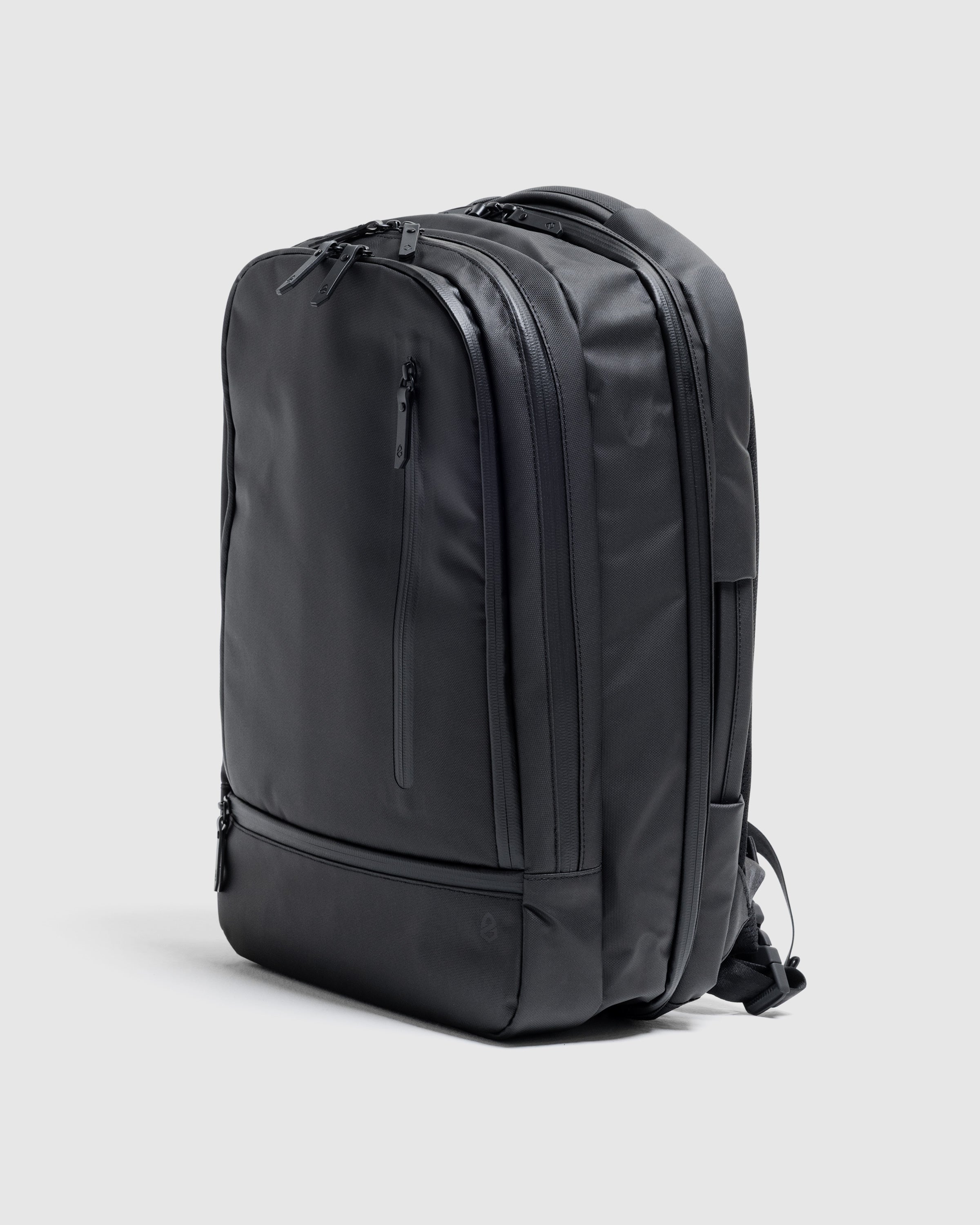 15 inch laptop backpack men's Harlow" Genuine Leather for Men with Compartment wrinkle and scratch are unique to the leather and adds to its character Men's Laptop Backpack - Water-Resistant